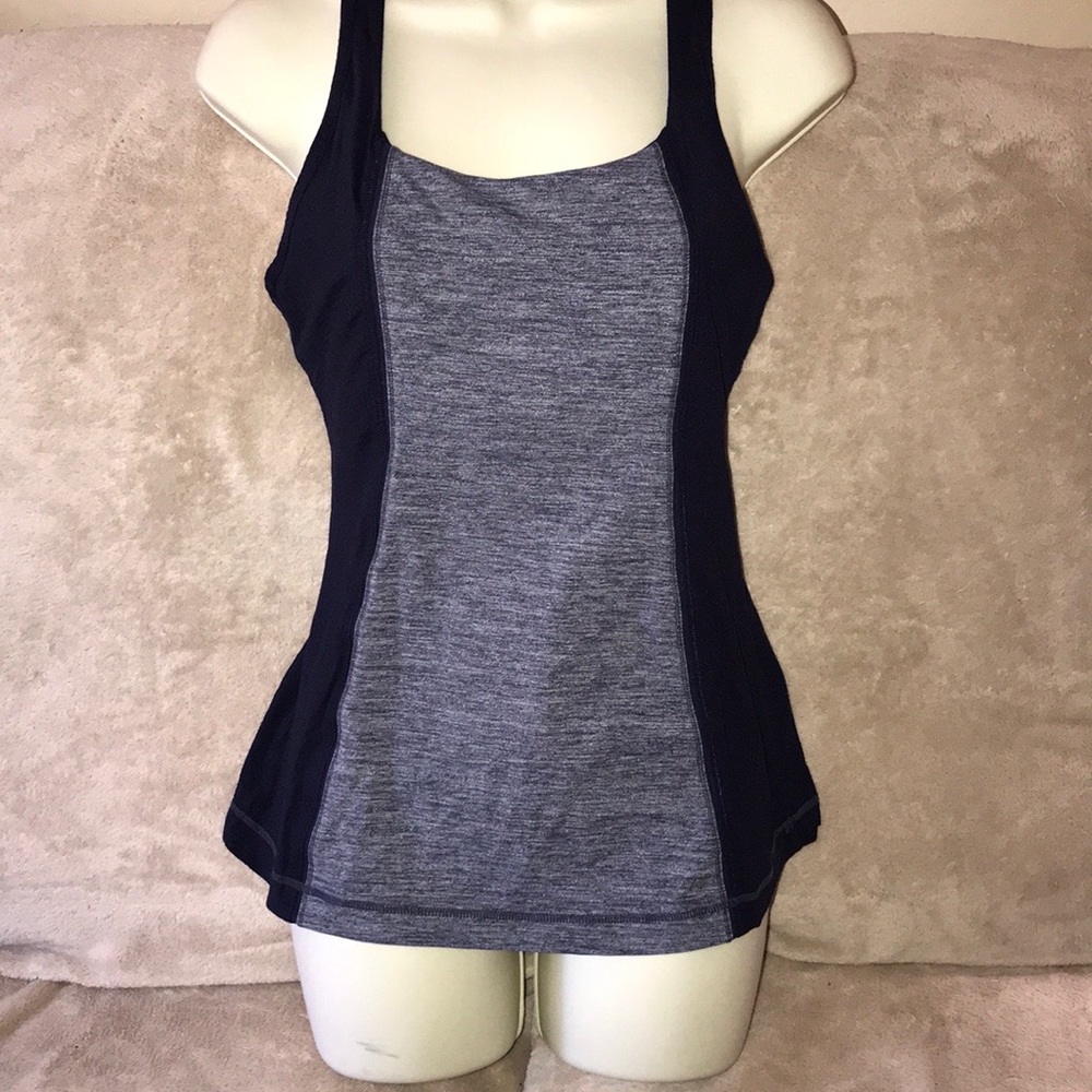 Lululemon size 8 blue and heathered grey tank 💕